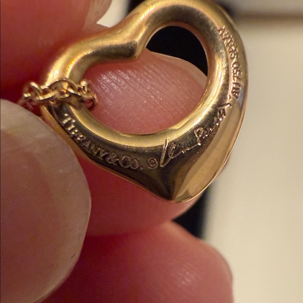 Tiffany & Co. 16 inches Gold Chain Necklace with mini heart pendant - Picture 4 of 5